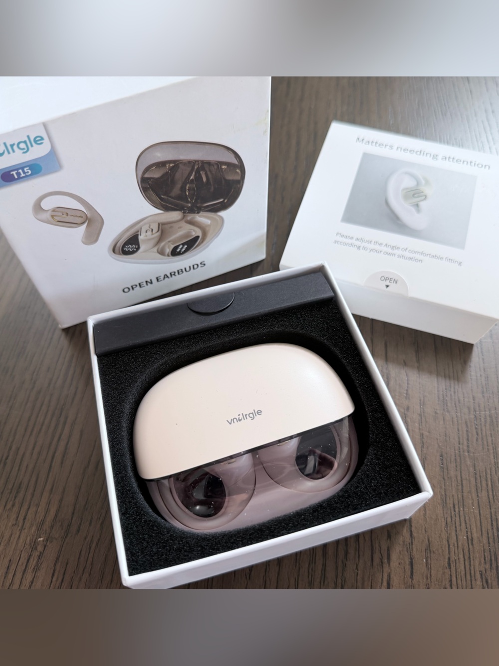 Vintrigle T15 True Wireless Earbuds - Cream Charging Case